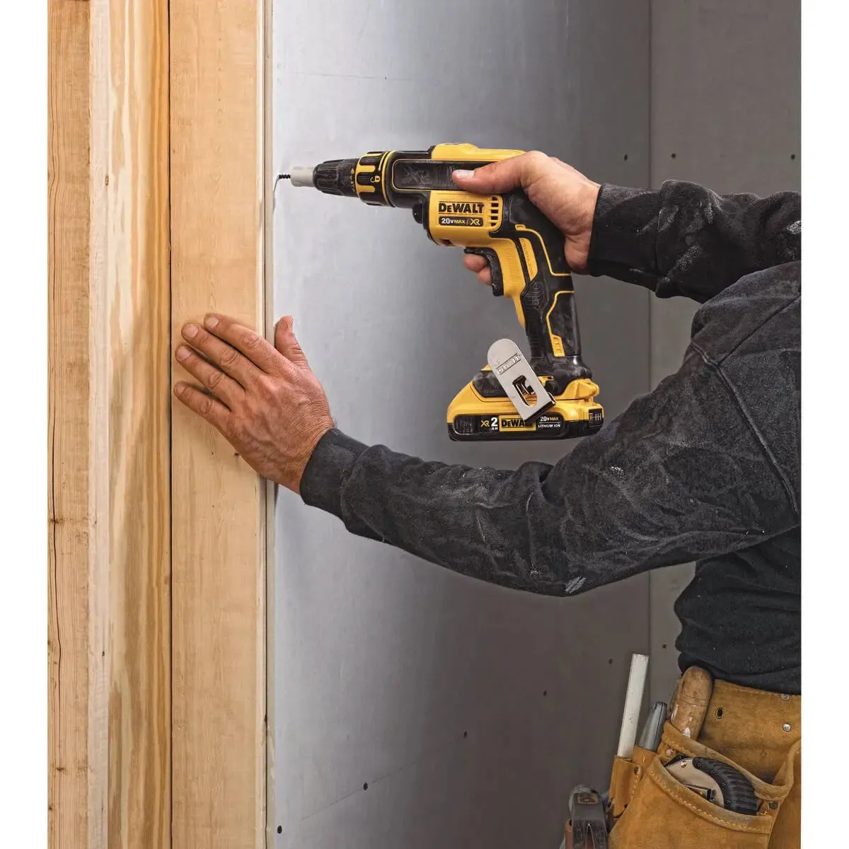 DEWALT DCF620D2-20V MAX* XTREME Cordless Brushless 1/4 in Screwgun Kit (2) Lithium Ion Batteries with Charger