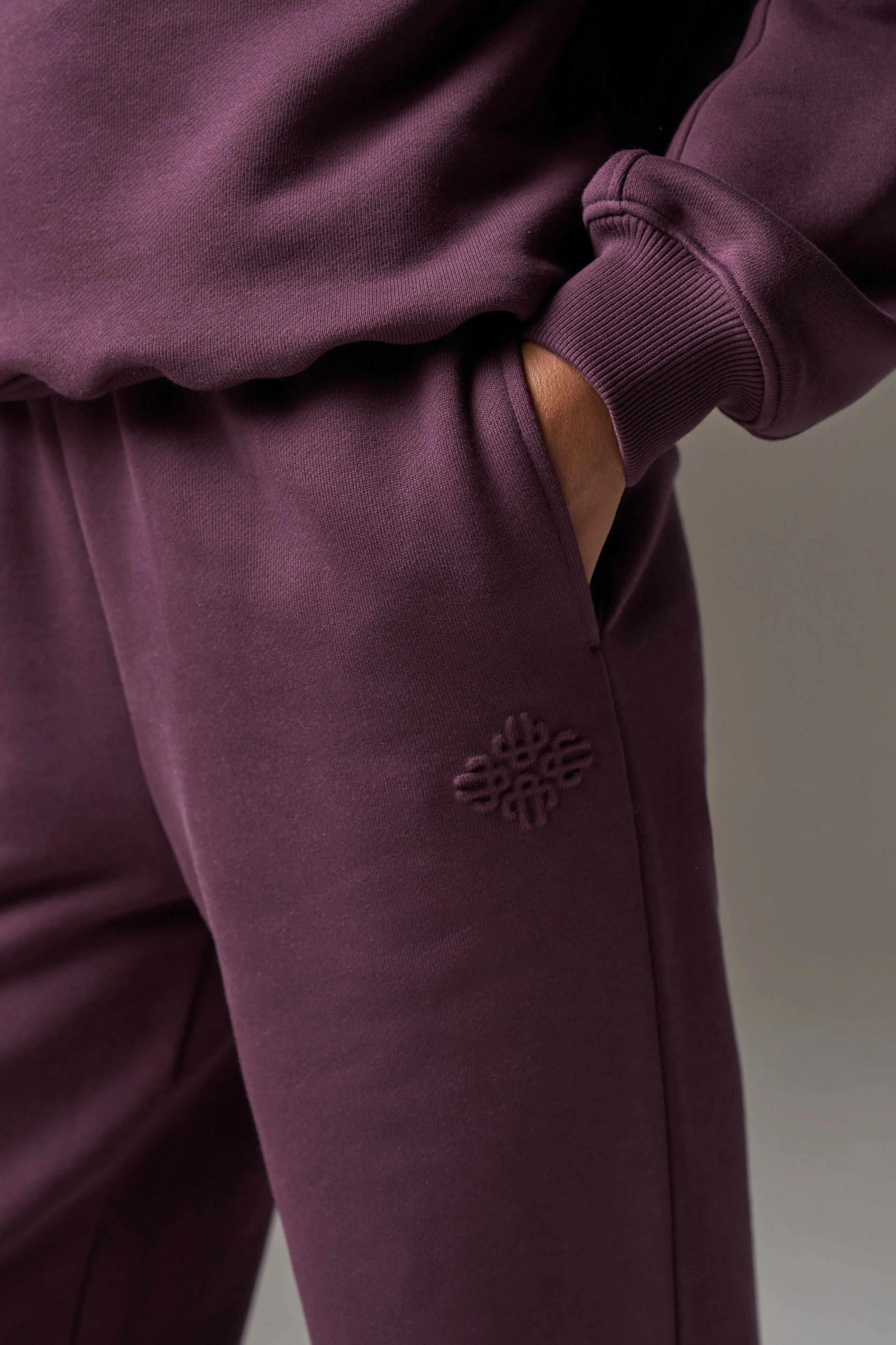 EMBOSSED STRAIGHT LEG JOGGERS - PLUM