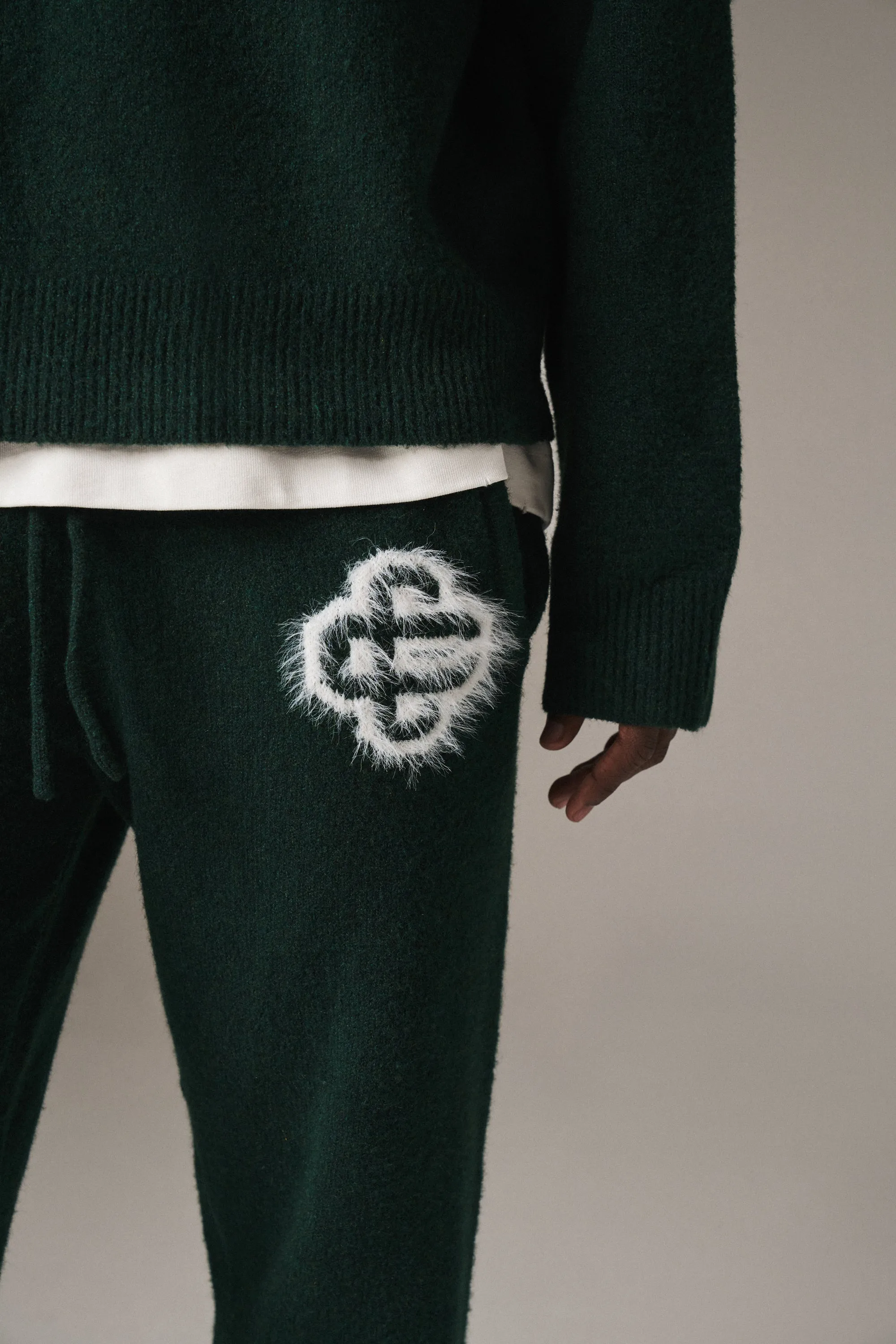 FLUFFY EMBLEM KNITTED JOGGERS - FOREST GREEN