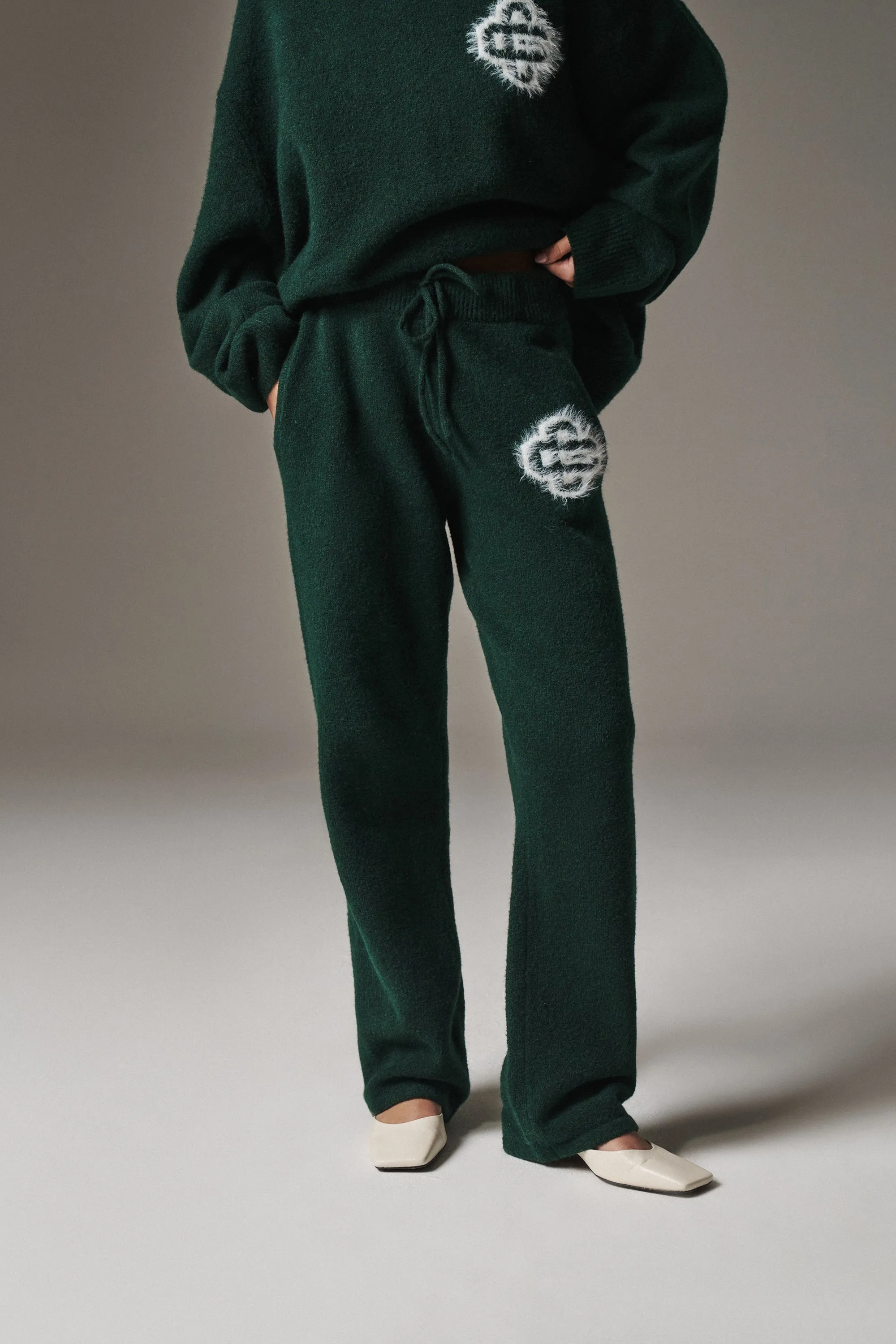 FLUFFY EMBLEM KNITTED JOGGERS - FOREST GREEN