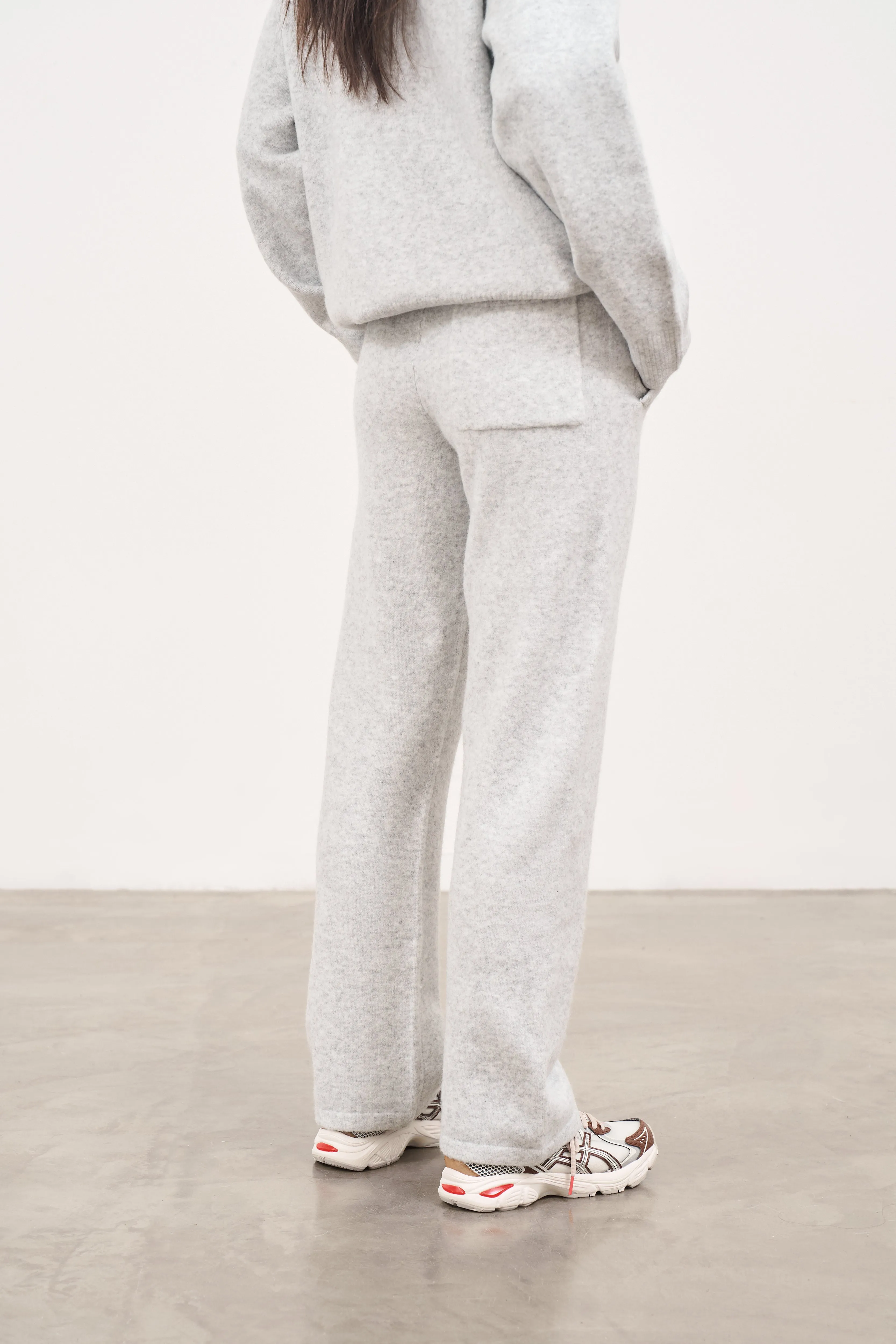 FLUFFY EMBLEM KNITTED JOGGERS - GREY MARL