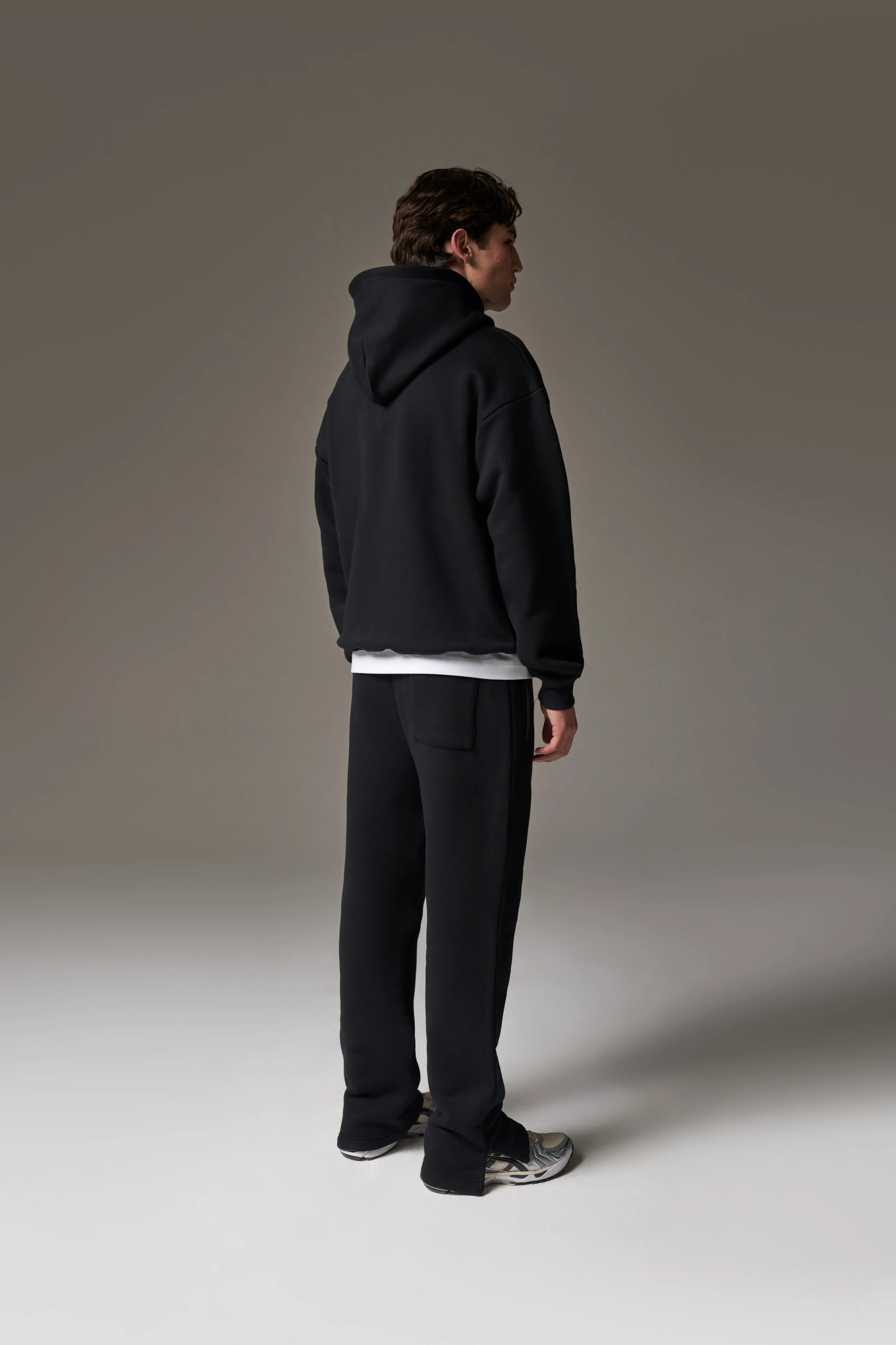 HEAVYWEIGHT EMBLEM APPLIQUE JOGGERS - BLACK