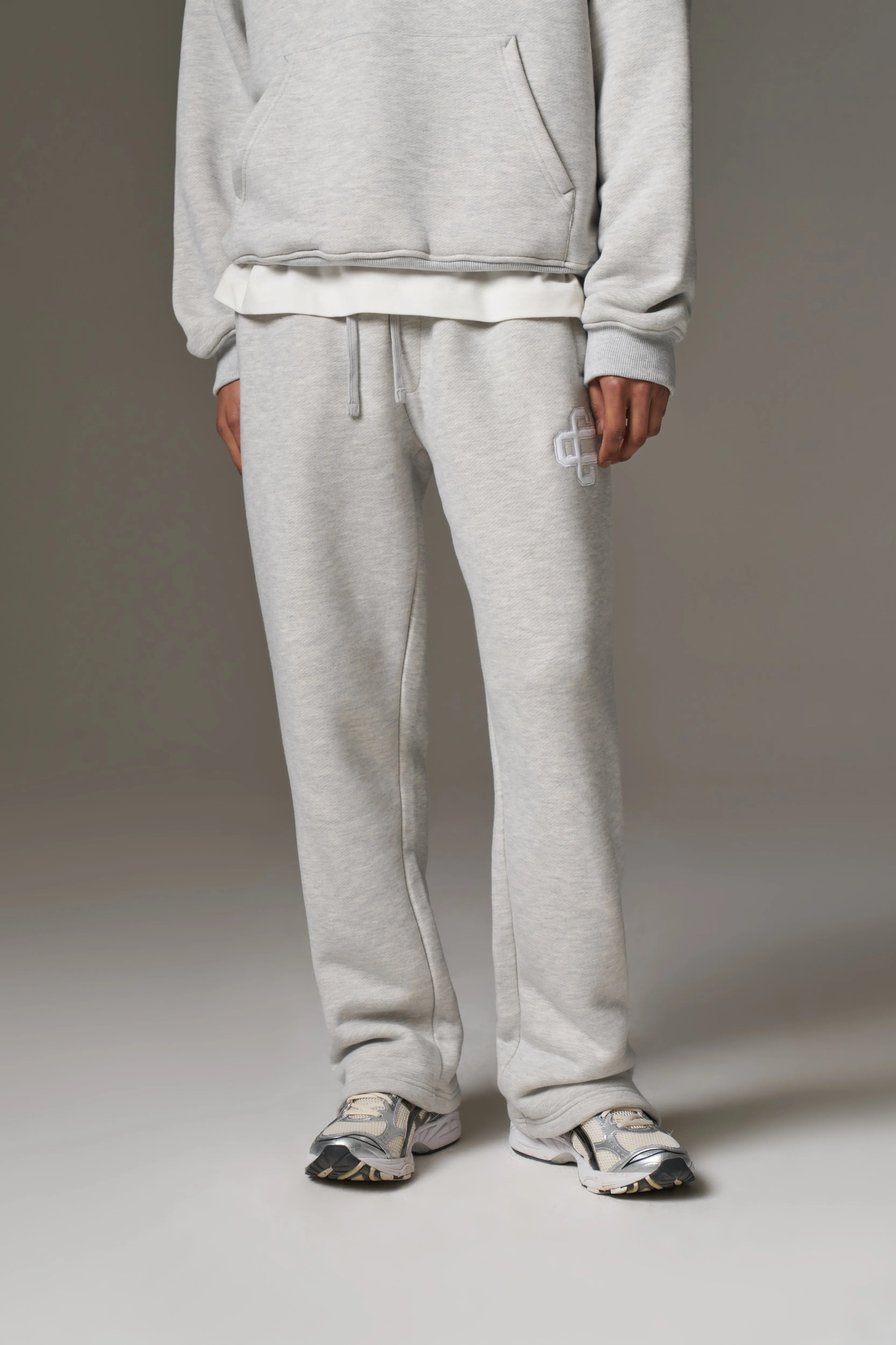 HEAVYWEIGHT EMBLEM APPLIQUE JOGGERS - GREY MARL