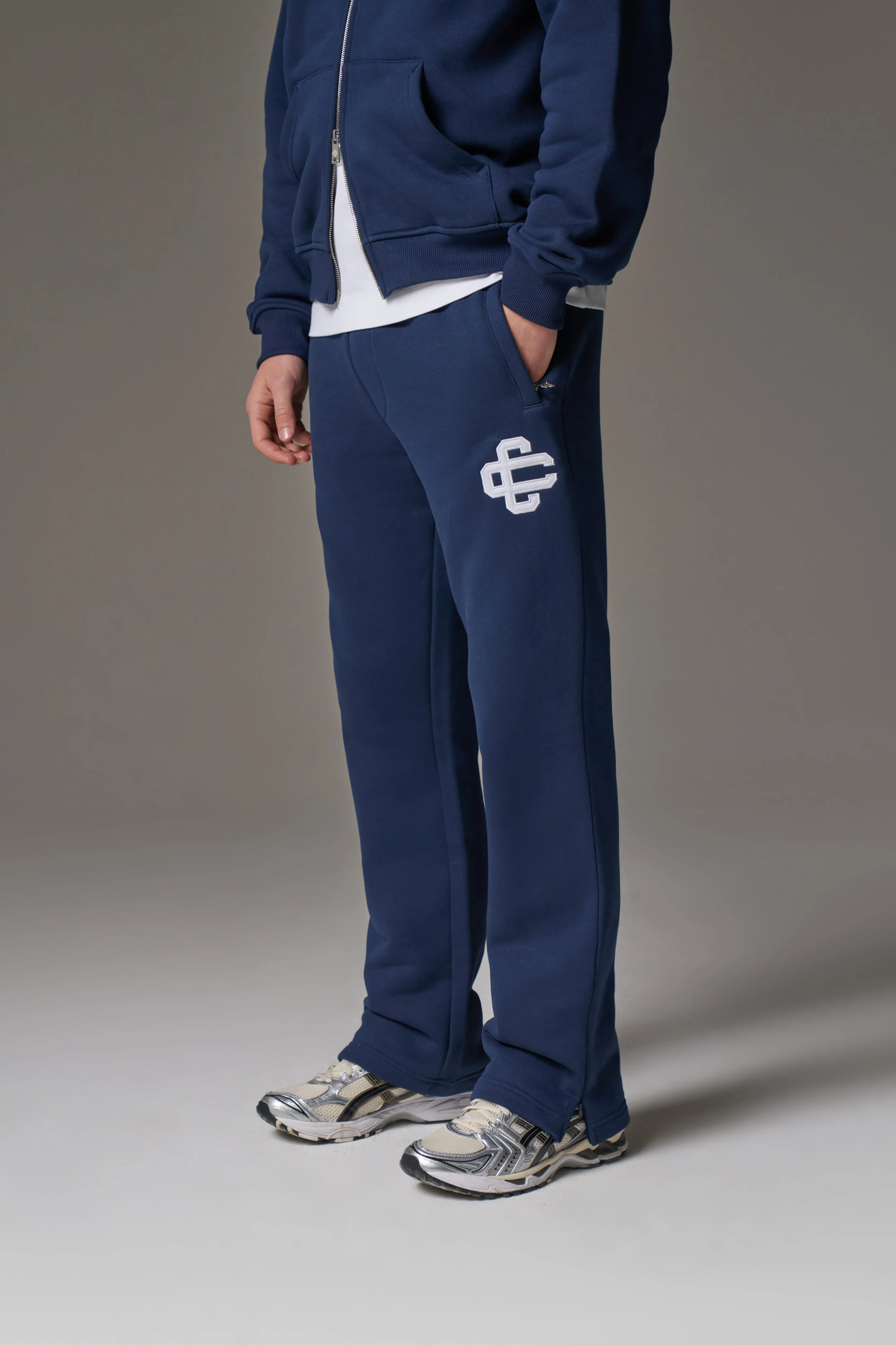 HEAVYWEIGHT EMBLEM APPLIQUE JOGGERS - NAVY