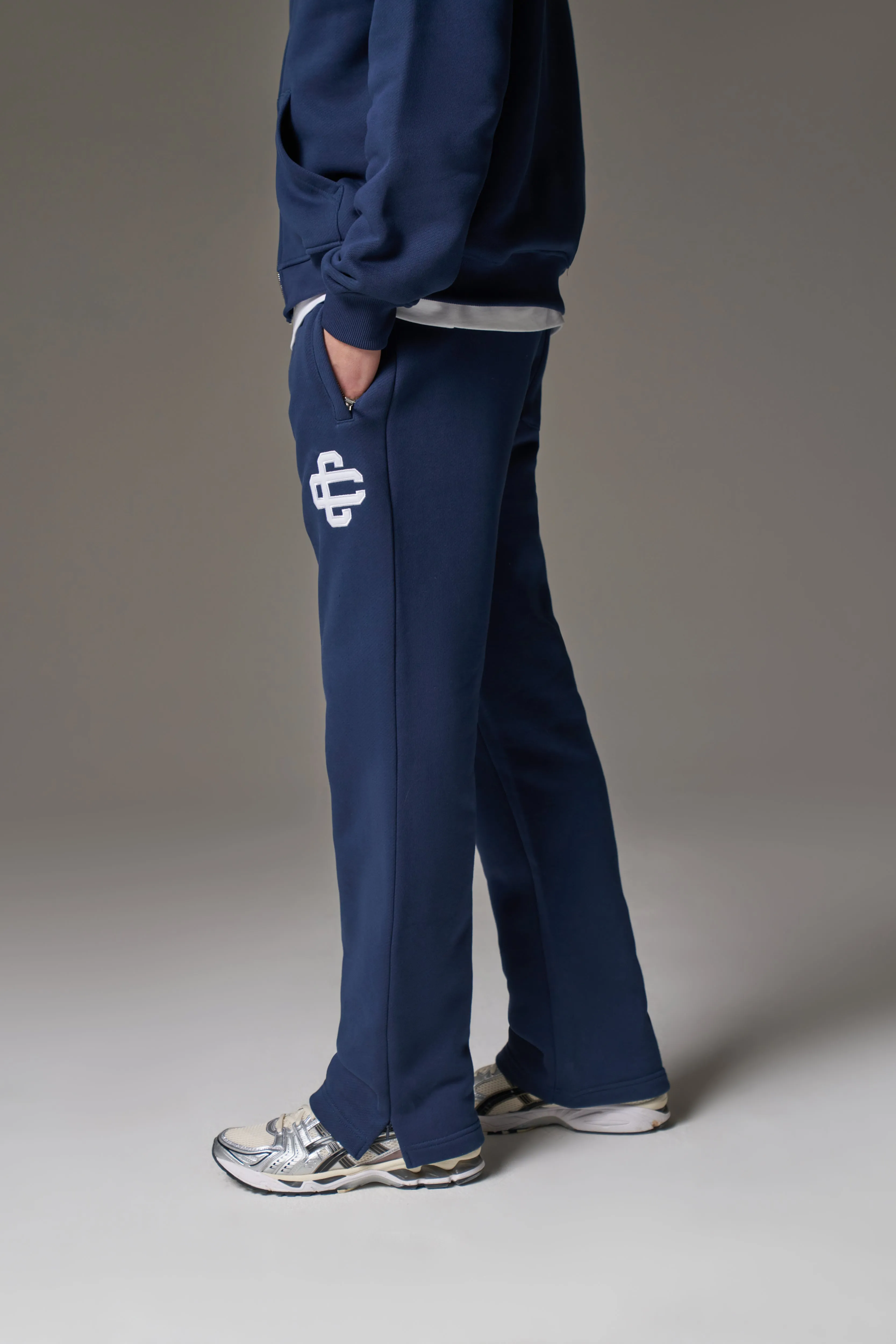 HEAVYWEIGHT EMBLEM APPLIQUE JOGGERS - NAVY