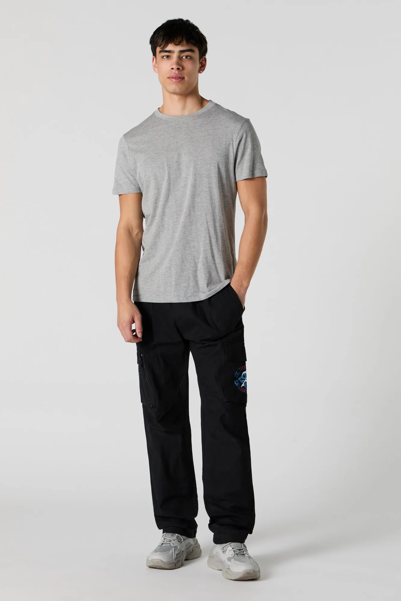 Jogger cargo avec motif brodé