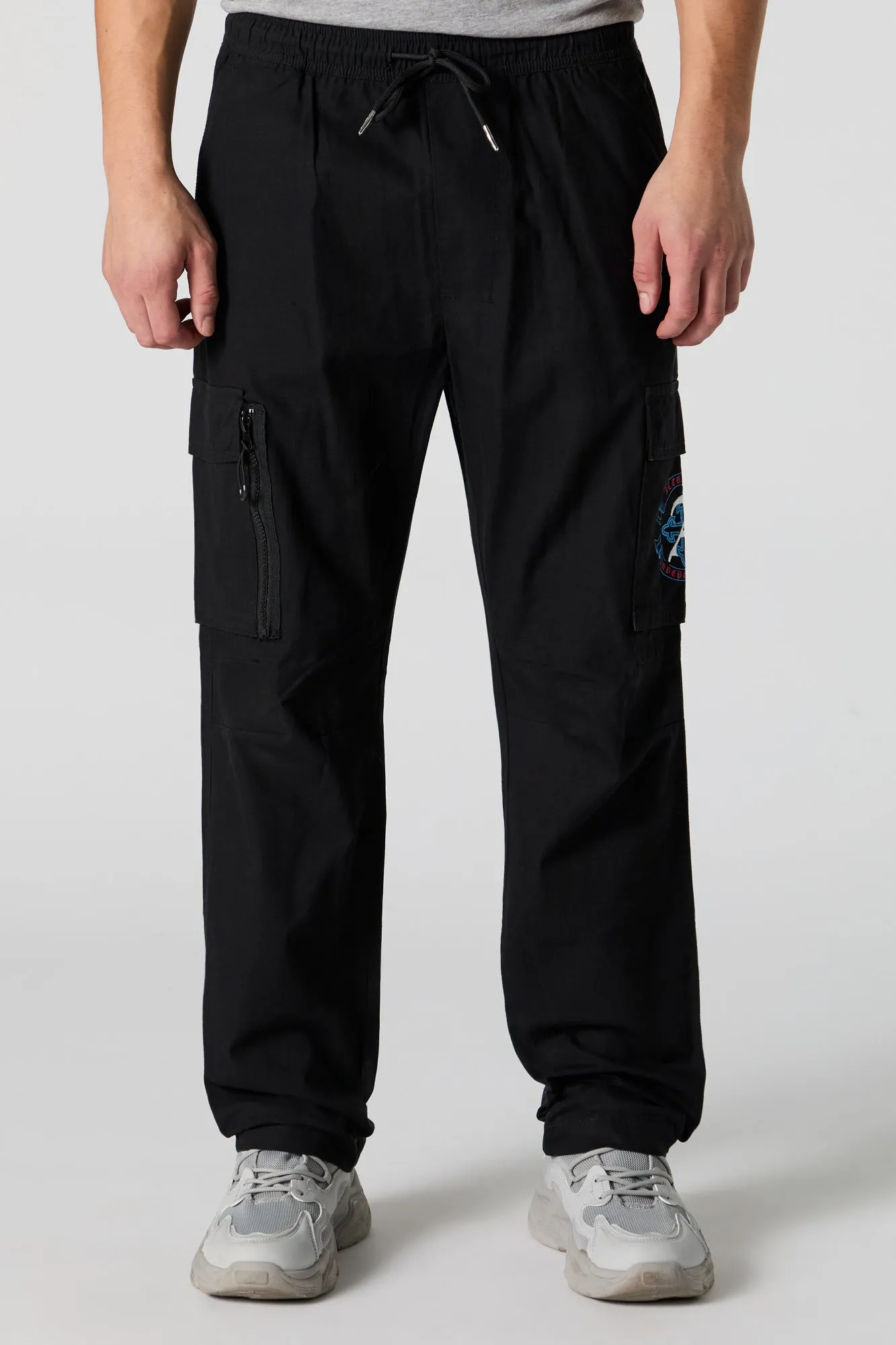 Jogger cargo avec motif brodé