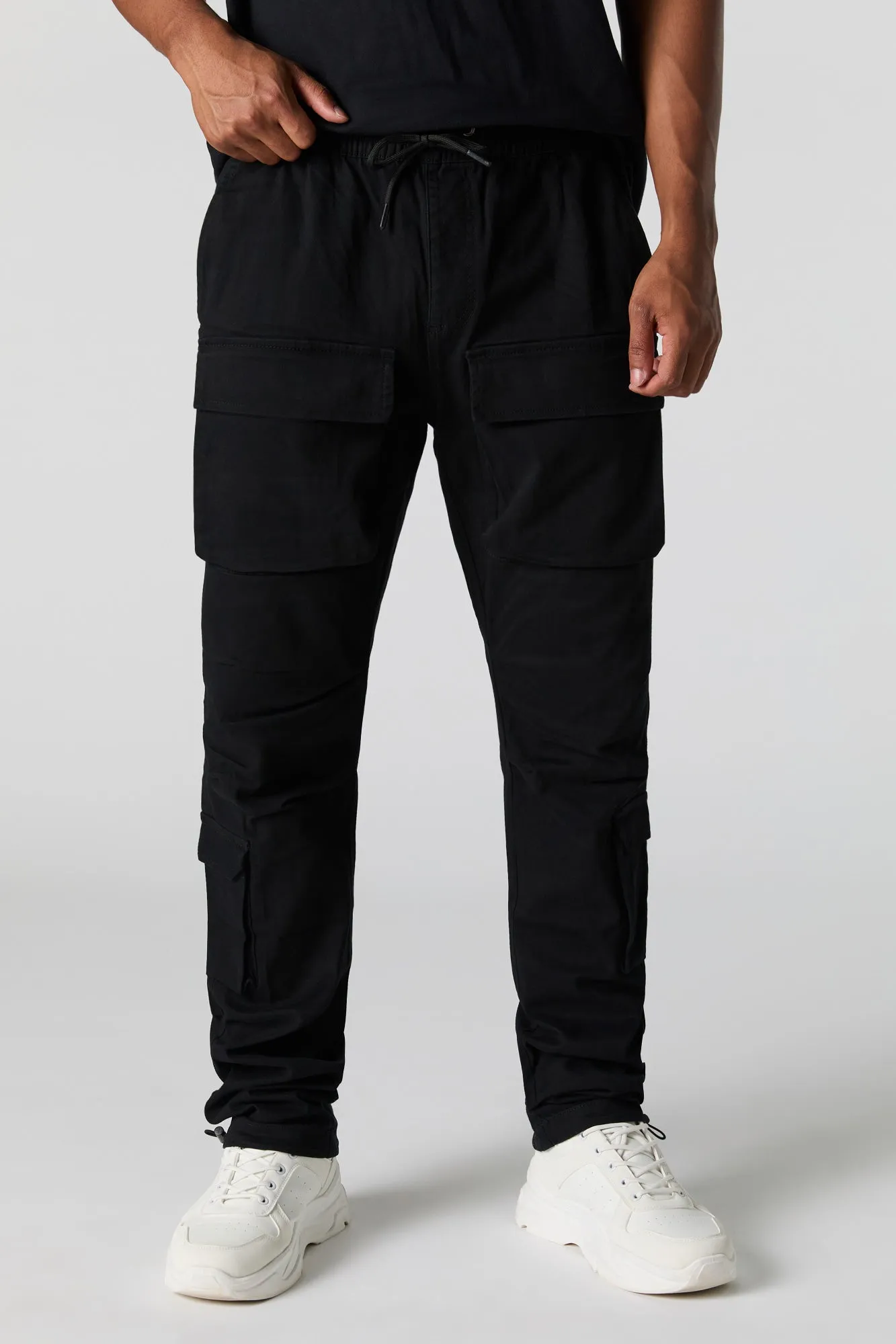 Jogger cargo avec multiples poches et ourlet à barillet
