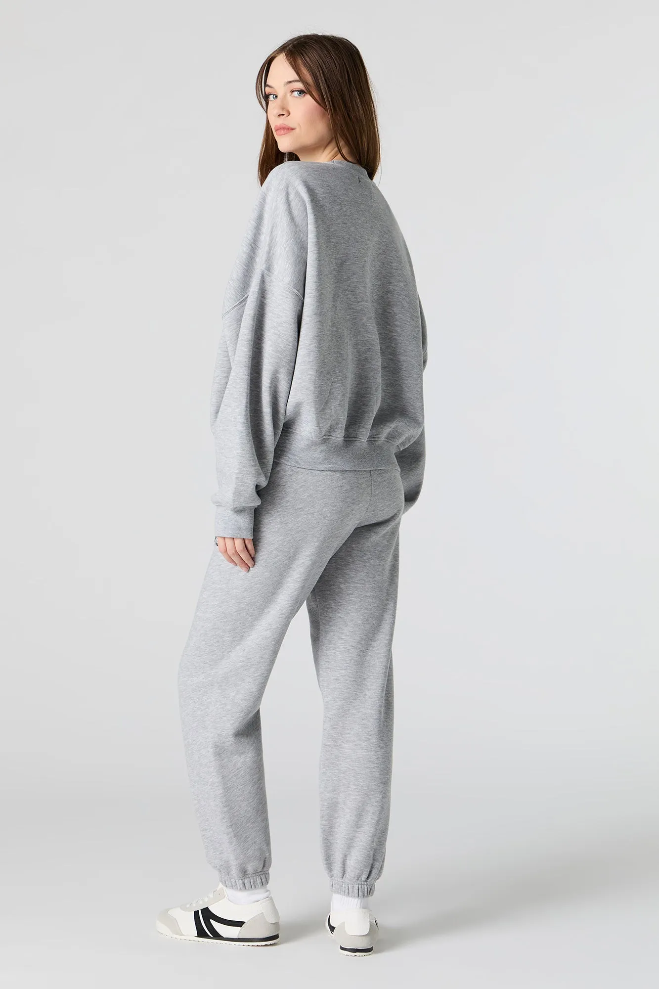 Jogger en molleton avec motif brodé