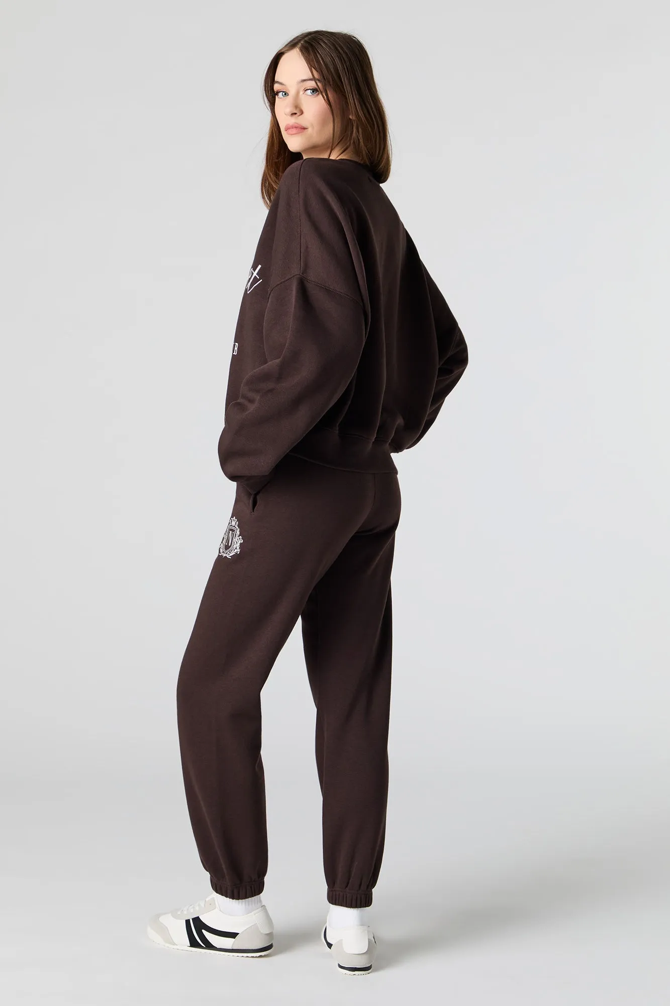 Jogger en molleton avec motif brodé