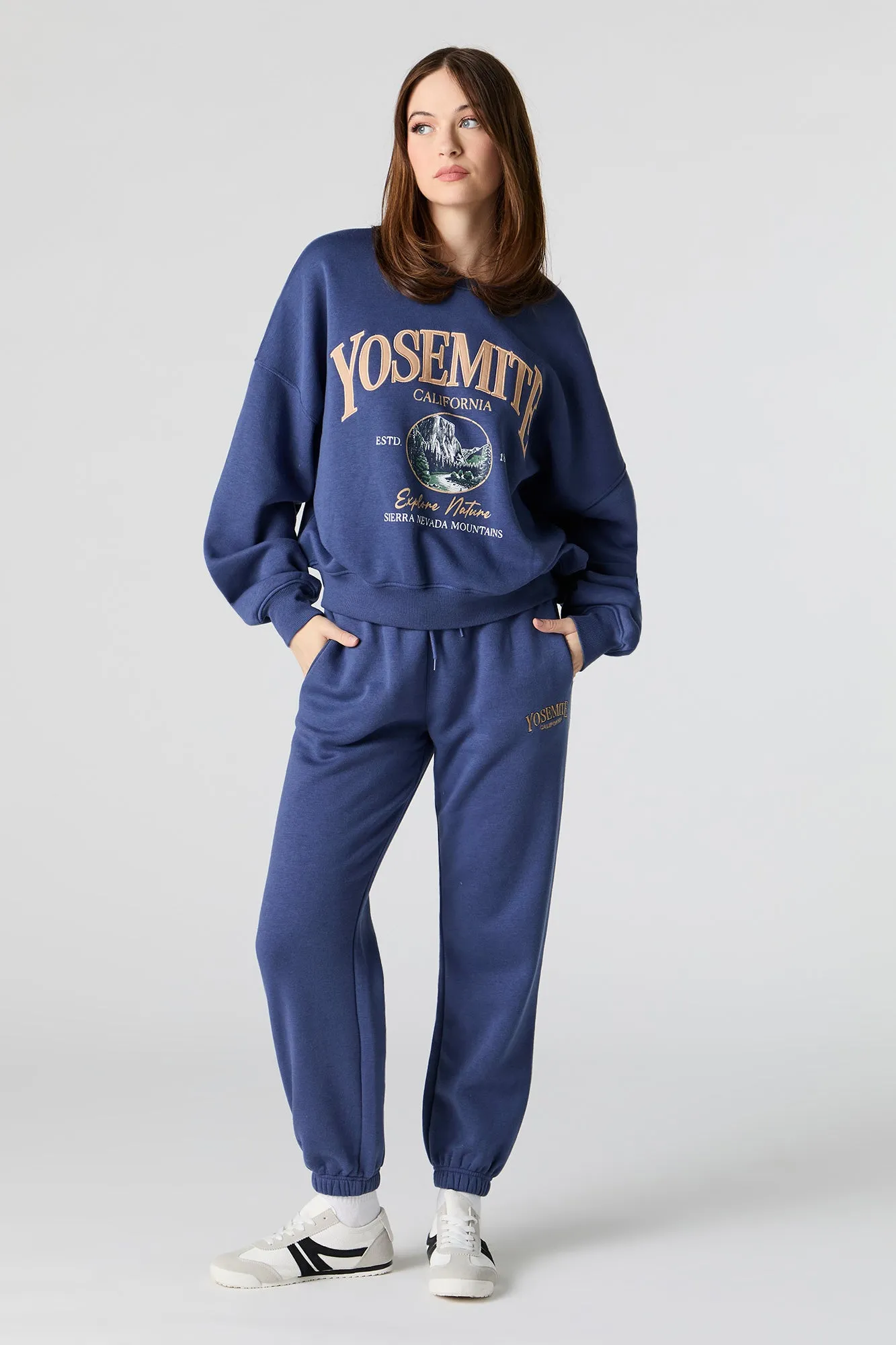 Jogger en molleton avec motif brodé