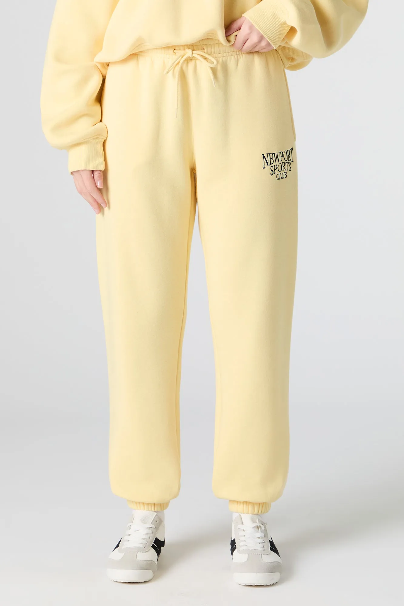 Jogger en molleton avec motif brodé
