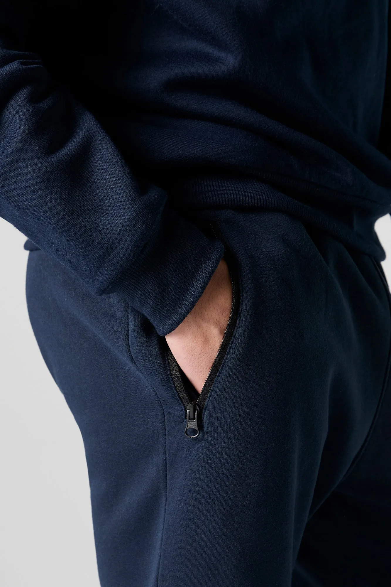 Jogger en molleton avec poches à fermeture à glissière
