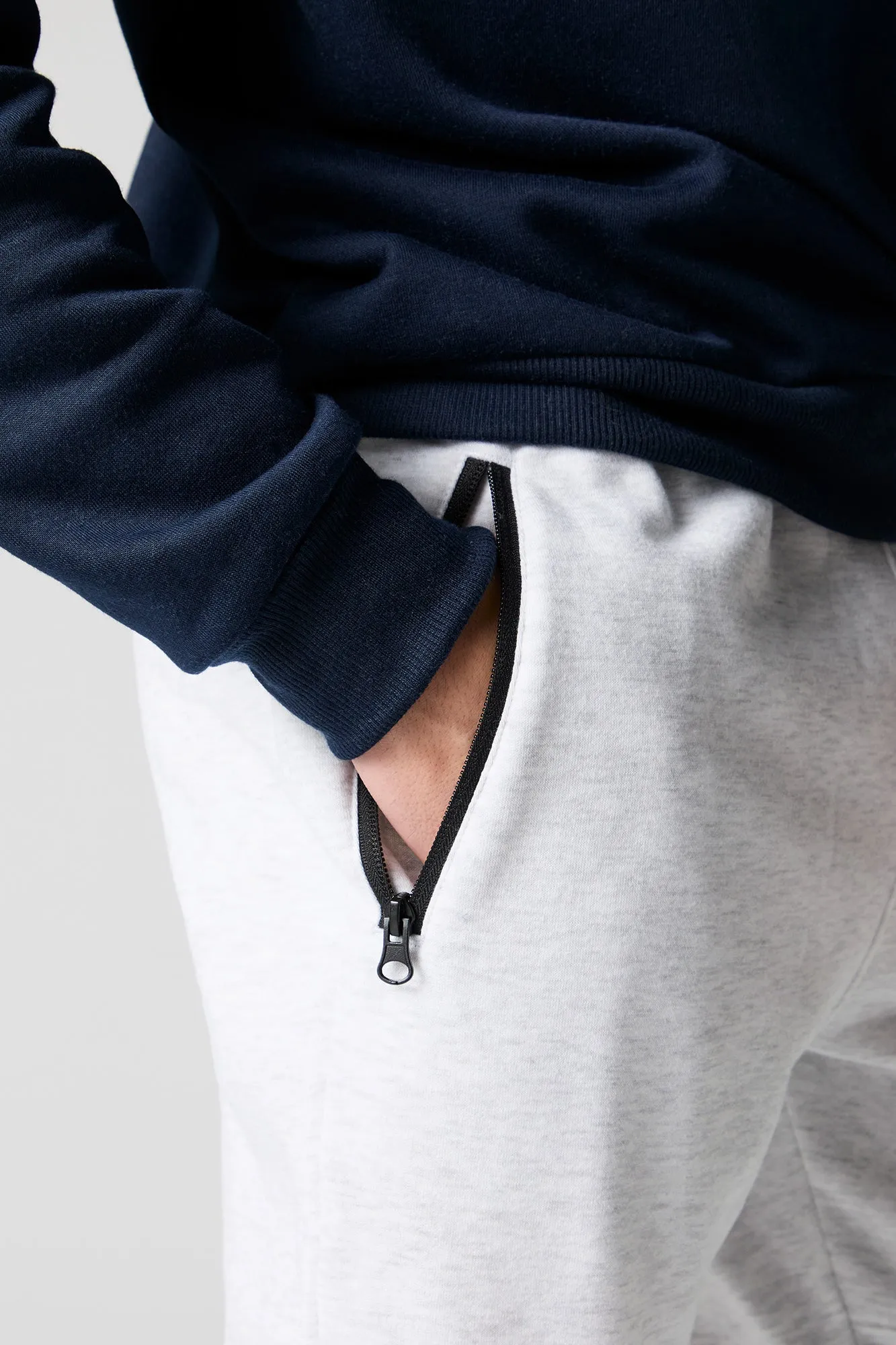 Jogger en molleton avec poches à fermeture à glissière