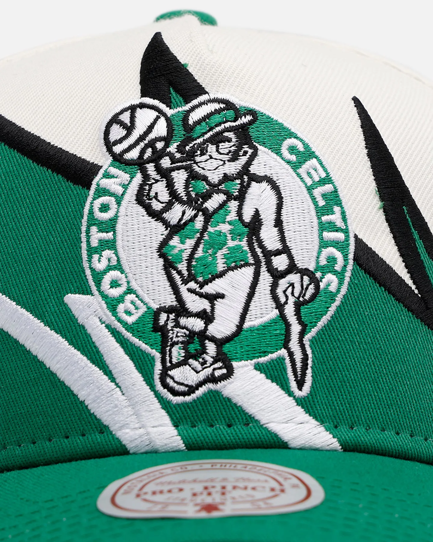 Mitchell & Ness Boston Celtics 'Shark Tooth' Pro Pinch Snapback Cream/Green