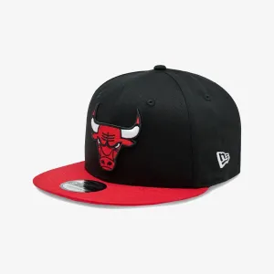 New Era | CHICAGO BULLS TEAM SIDE PATCH BLACK 9FIFTY SNAPBACK CAP  { BLACK
